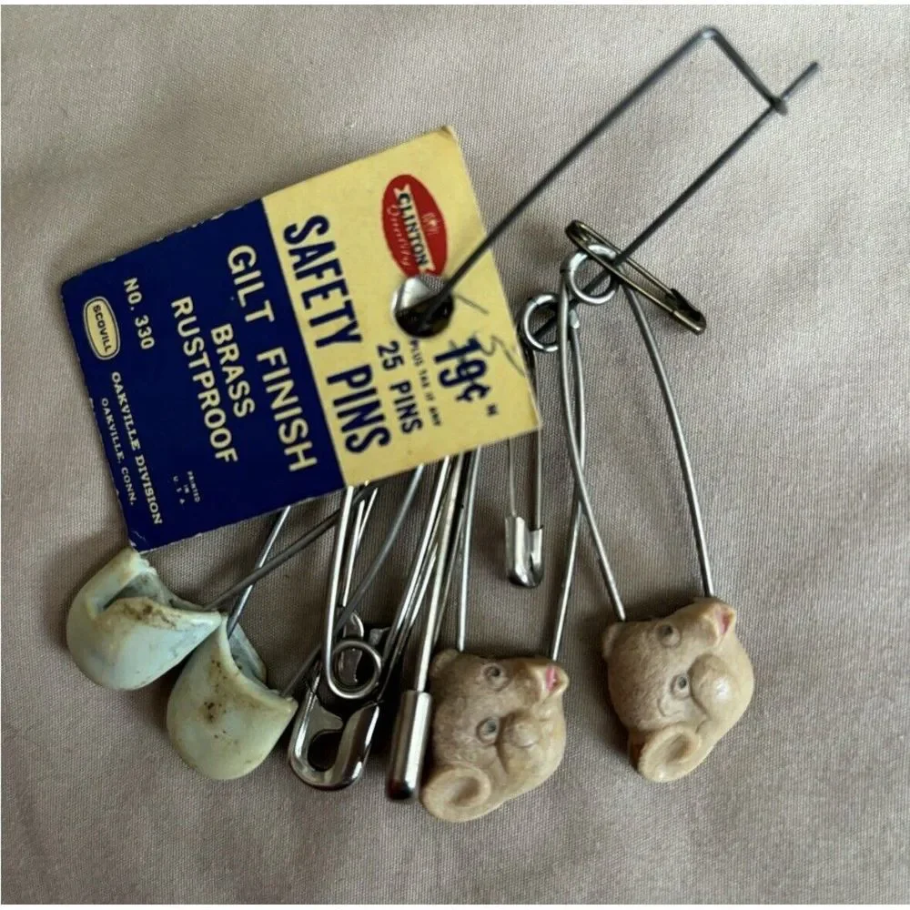 Vintage Goody, Plastic Bobby Pin Case. Clinton Quality Safety Pins‎ Diaper Pins.